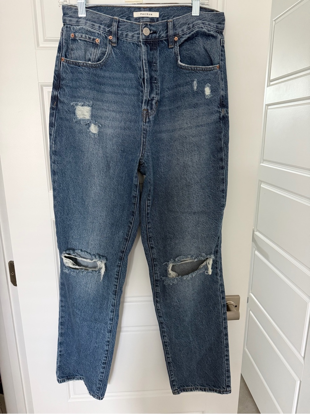 PacSun Distressed Boyfriend Jeans in Medium Blue Wash